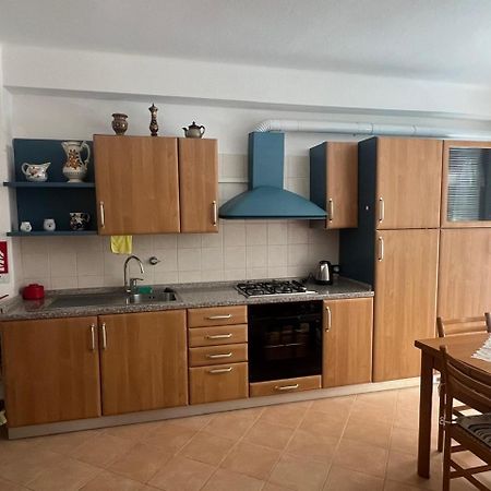 Appartamento Vicino Al Mare Монелья Экстерьер фото