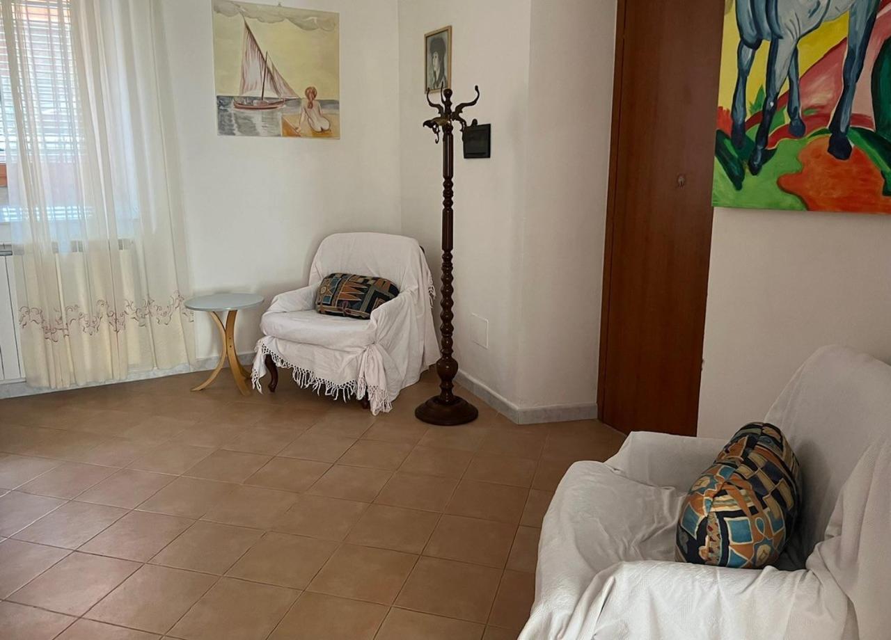 Appartamento Vicino Al Mare Монелья Экстерьер фото