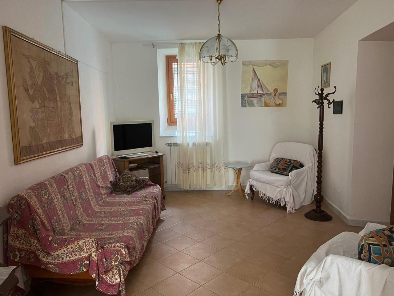 Appartamento Vicino Al Mare Монелья Экстерьер фото